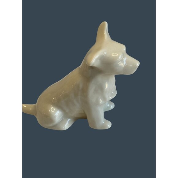 Belleek Scottish Terrier Dog Figurine Irish Porcelain Cream Glaze Marked 5" x 4" - Picture 4 of 7